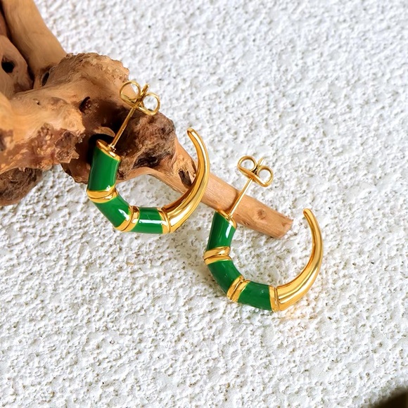 18K Gold Plated Green Enamel Hoop Earrings*Modern Artsy Earring*Twist Croissant - Picture 4 of 4